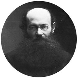 250px-Kropotkin_Nadar.jpg