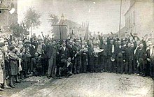 220px-Condé_-_(Thivencelles)_Grèves_de_1936_devant_la_Mairie.jpg